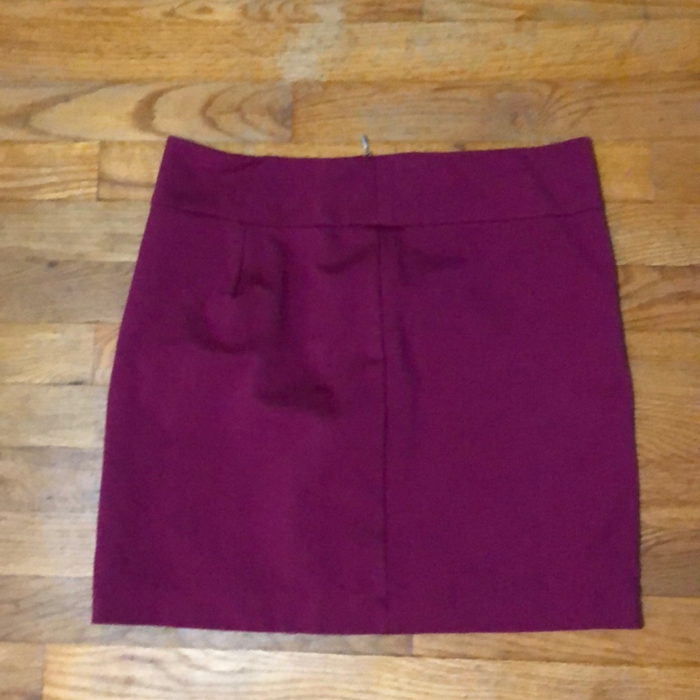 Banana Republic berry above knee stretch skirt with metallic back zipper, 6.